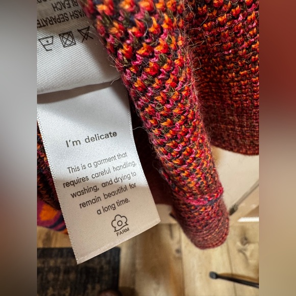 FARM Rio Multicolor Heart Pattern Sweater - Picture 10 of 11